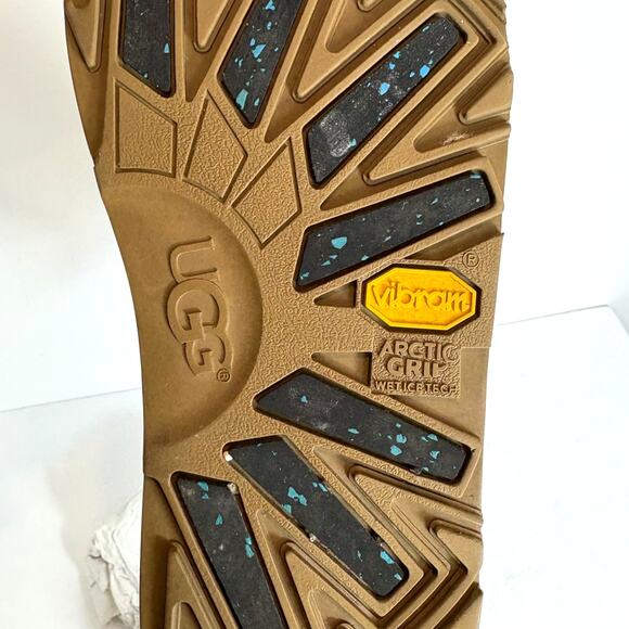 UGG -Women's Classic Short Waterproof Arctic Grip Winter Vibram Boots-Chestnut-7 - Picture 10 of 10